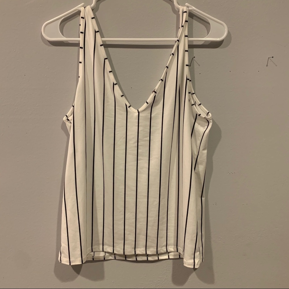 Fitted V-Neck Striped Tank